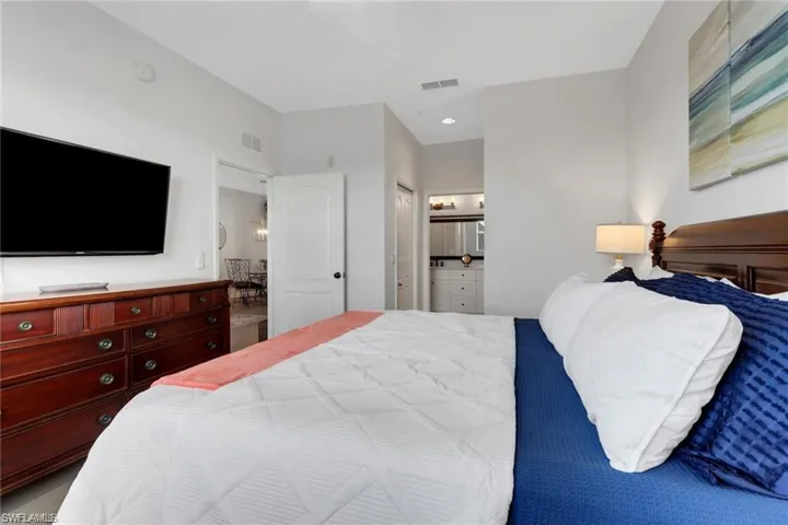 3830 Sawgrass Way 2944, Naples, Florida 34112