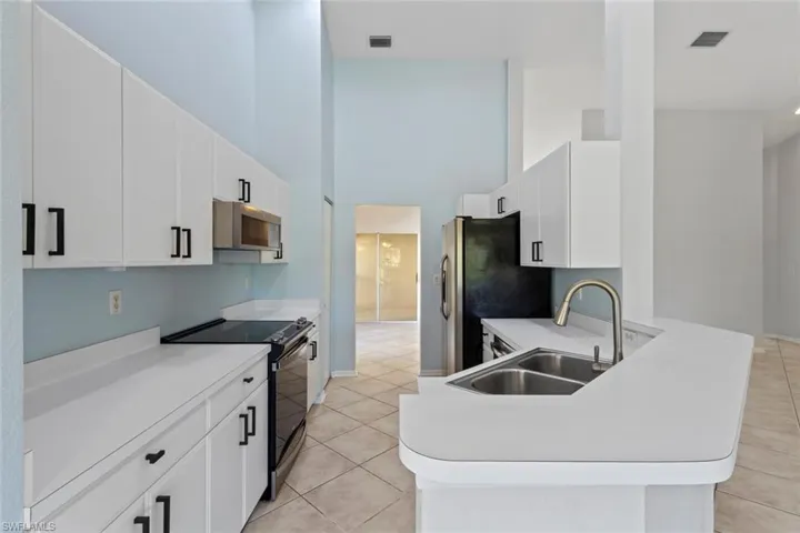 5350  Andover  DR, Naples, FL 34110
