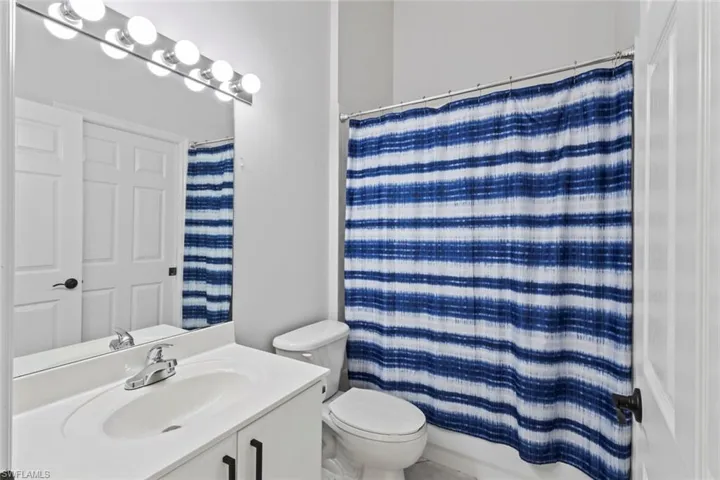 5350  Andover  DR, Naples, FL 34110