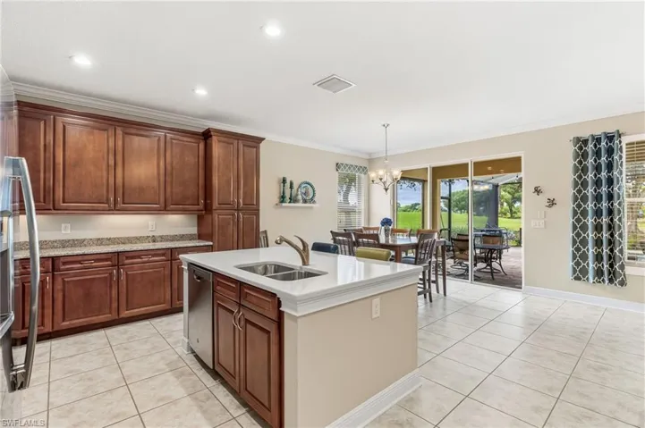 Large Island with Upgraded Countertop and Sink!