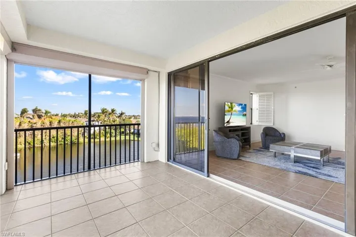 UNOBSTRUCTED VIEWS of the lake!