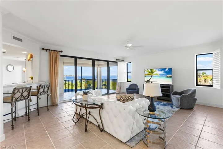 Amazing UNOBSTRUCTED views of the Caloosahatchee River and the lake.  No building next to you!