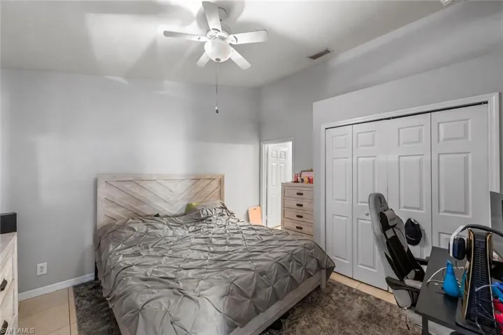 Unit 5032 primary bedroom