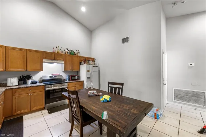 Unit 5032 kitchen