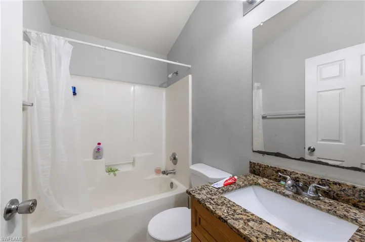Unit 5032 guest bathroom