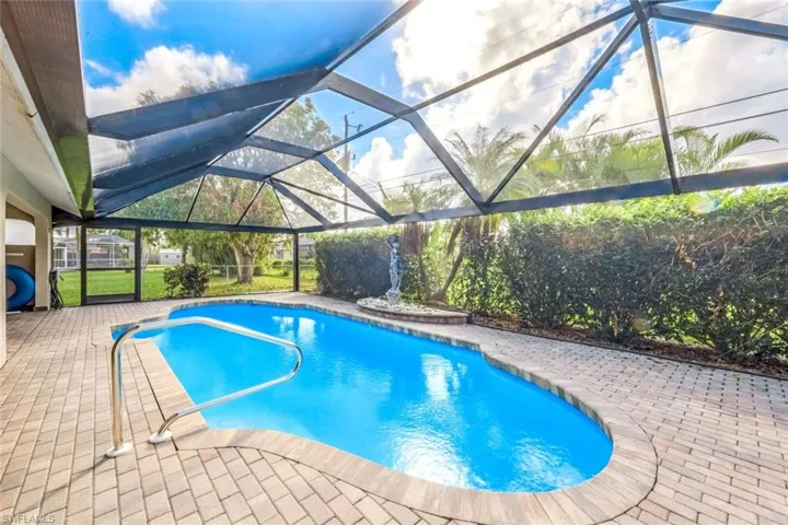 206 SE 19th  LN, Cape Coral, FL 33990