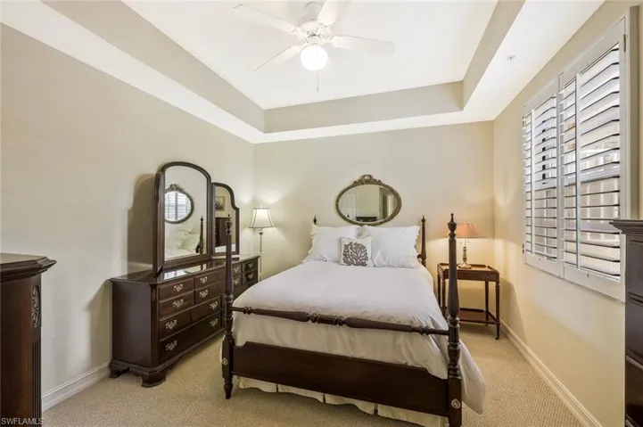 Guest bedroom.
