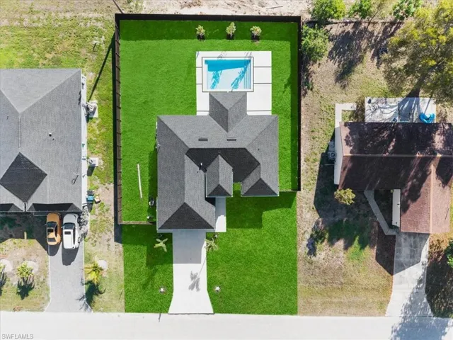 Bird's eye view of a pool area