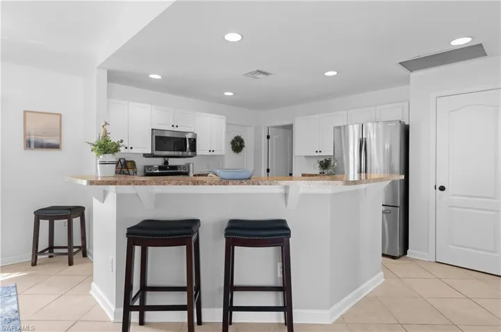 Breakfast bar
