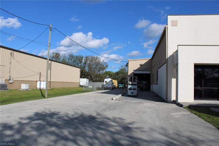 5891  Country Lakes  DR, Fort Myers, FL 33905