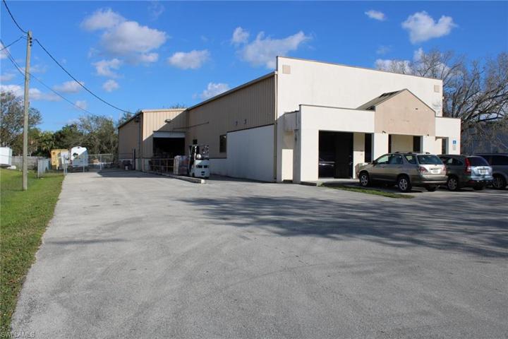 5891  Country Lakes  DR, Fort Myers, FL 33905
