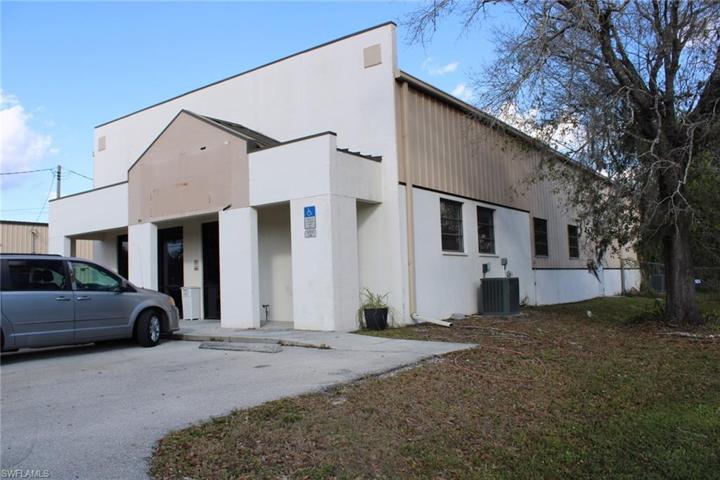 5891  Country Lakes  DR, Fort Myers, FL 33905