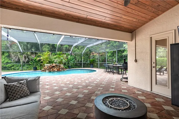 7653 Citrus Hill Ln, Naples, Florida 34109