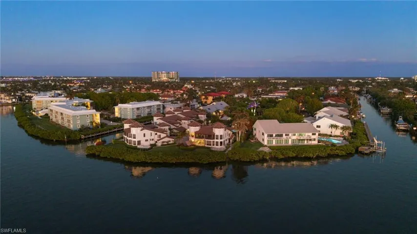 1301 Chesapeake Ave 1b, Naples, Florida 34102