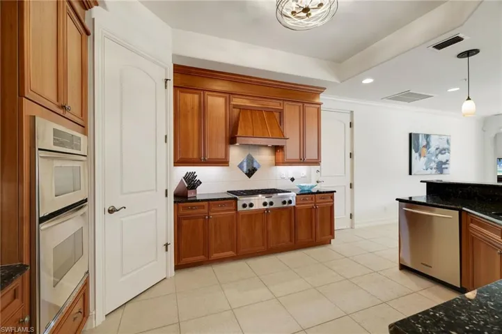 10821  Vivaldi  CT, Miromar Lakes, FL 33913