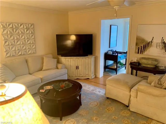 333  Harbour  DR, Naples, FL 34103