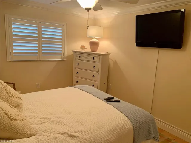 333  Harbour  DR, Naples, FL 34103
