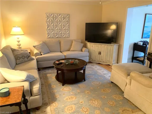 333  Harbour  DR, Naples, FL 34103