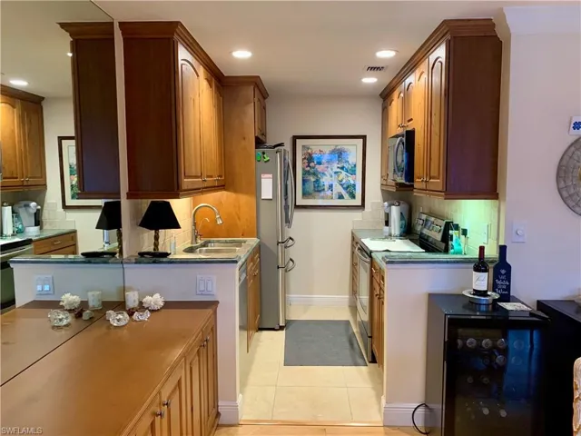 333  Harbour  DR, Naples, FL 34103