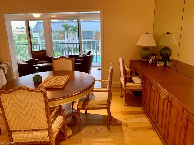 333  Harbour  DR, Naples, FL 34103