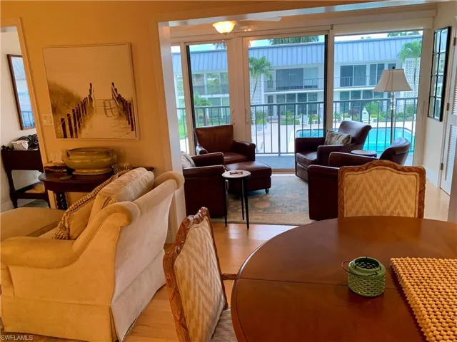 333  Harbour  DR, Naples, FL 34103