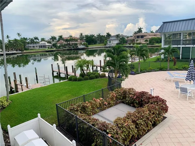 333  Harbour  DR, Naples, FL 34103