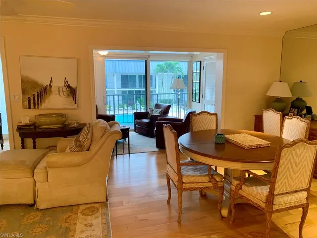 333  Harbour  DR, Naples, FL 34103