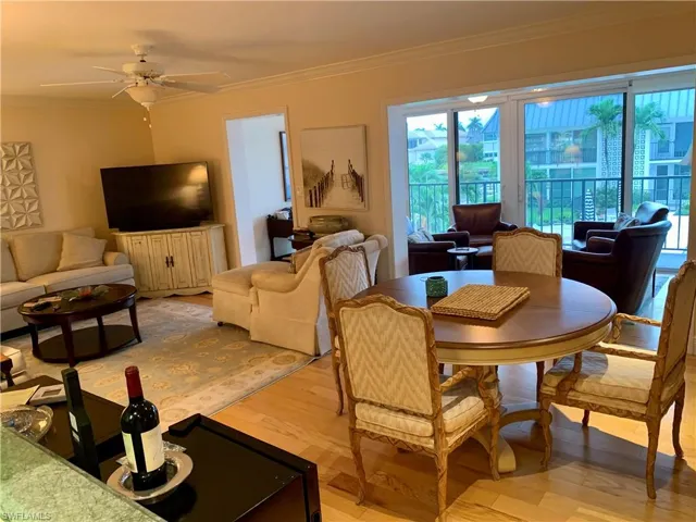 333  Harbour  DR, Naples, FL 34103