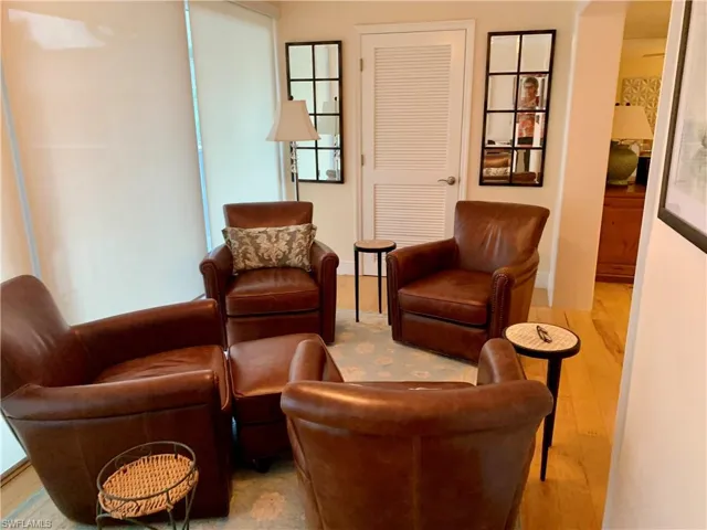 333  Harbour  DR, Naples, FL 34103