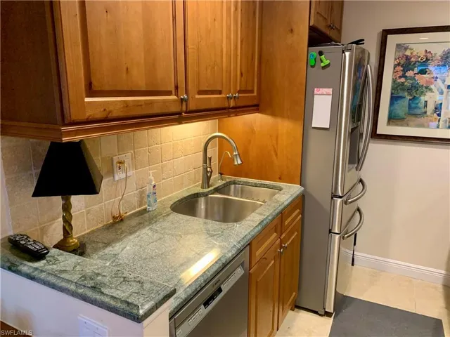 333  Harbour  DR, Naples, FL 34103