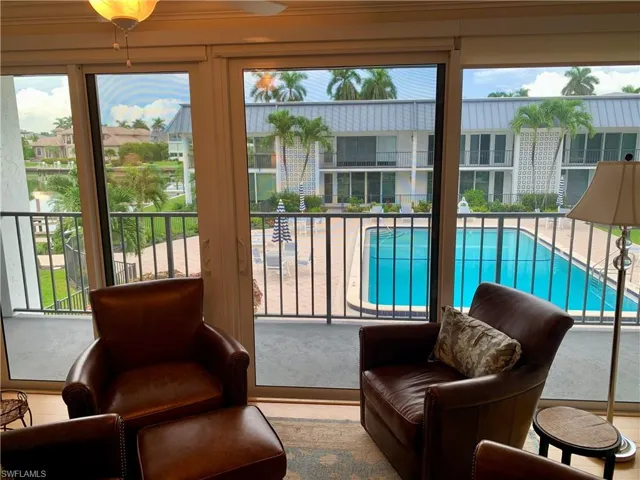 333  Harbour  DR, Naples, FL 34103