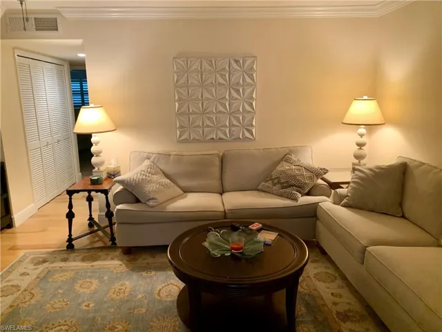 333  Harbour  DR, Naples, FL 34103