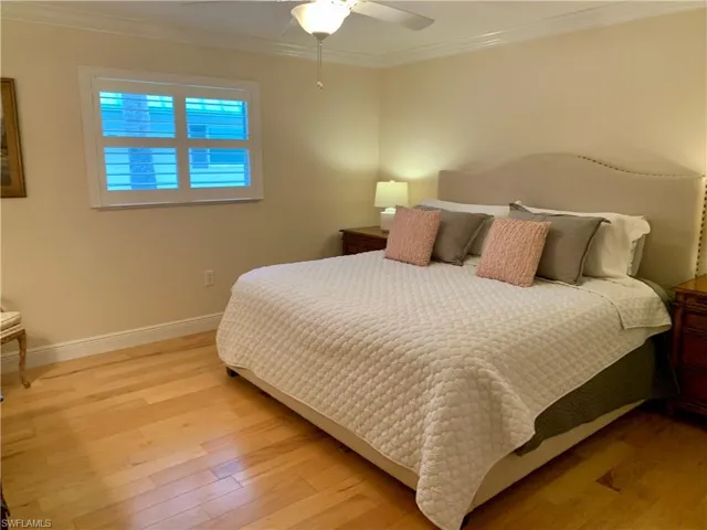 333  Harbour  DR, Naples, FL 34103