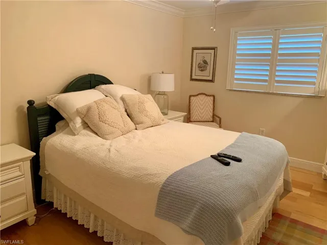 333  Harbour  DR, Naples, FL 34103