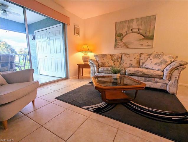 Dual sliders to Lanai from living space