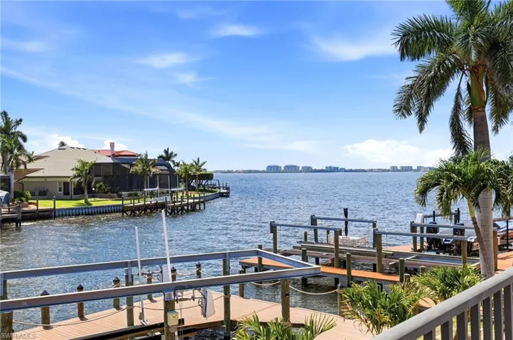 469  Bayshore  DR, Cape Coral, FL 33904