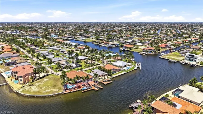 469  Bayshore  DR, Cape Coral, FL 33904