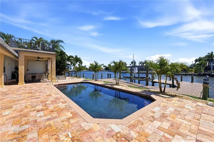 469  Bayshore  DR, Cape Coral, FL 33904