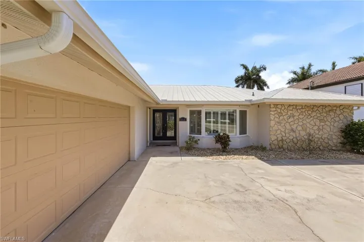 469  Bayshore  DR, Cape Coral, FL 33904