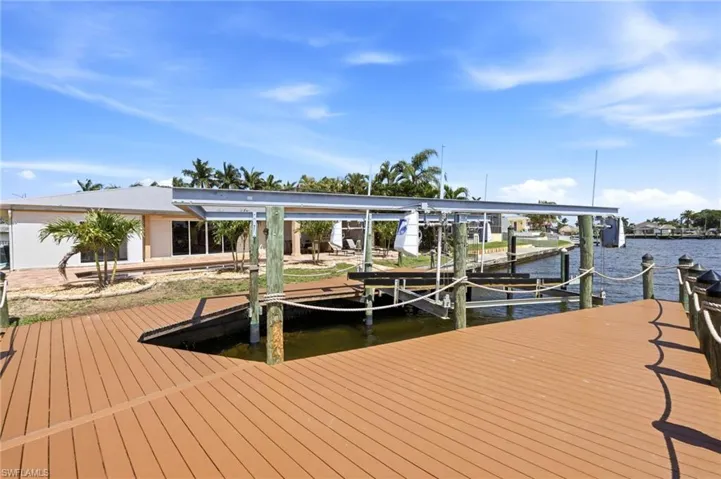 469  Bayshore  DR, Cape Coral, FL 33904