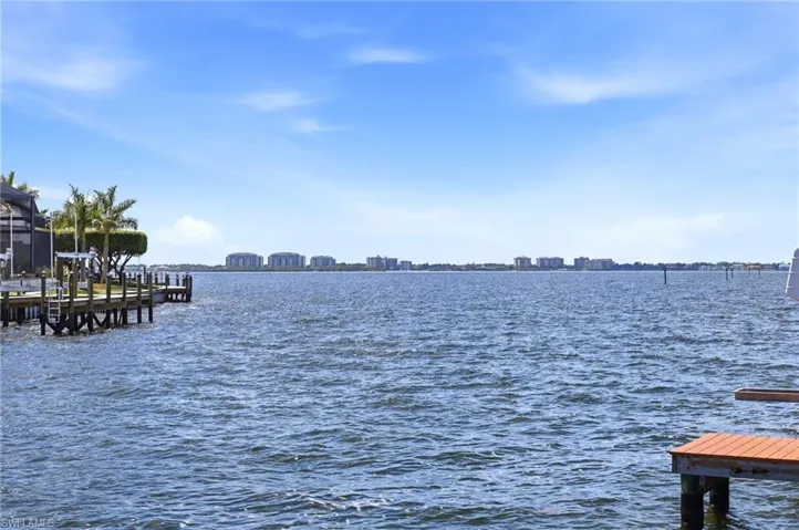 469  Bayshore  DR, Cape Coral, FL 33904