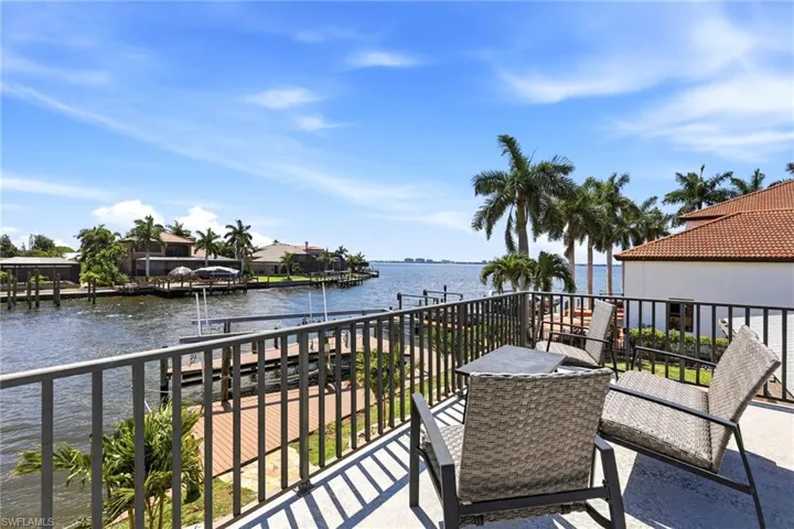 469  Bayshore  DR, Cape Coral, FL 33904