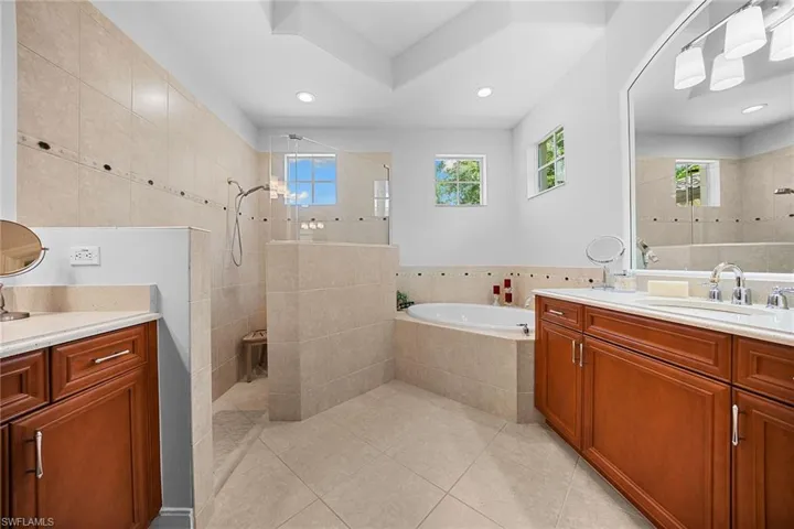7692 Cottesmore Dr, Naples, Florida 34113