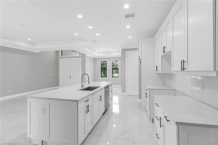 680  Wilson N BLVD, Naples, FL 34120