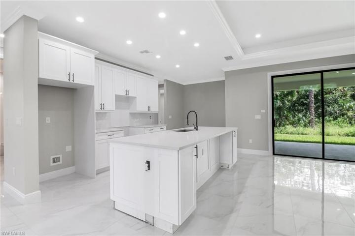 680  Wilson N BLVD, Naples, FL 34120