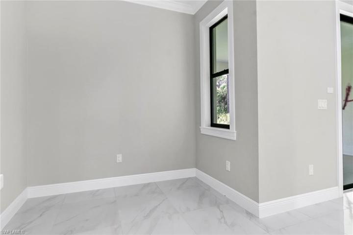 680  Wilson N BLVD, Naples, FL 34120