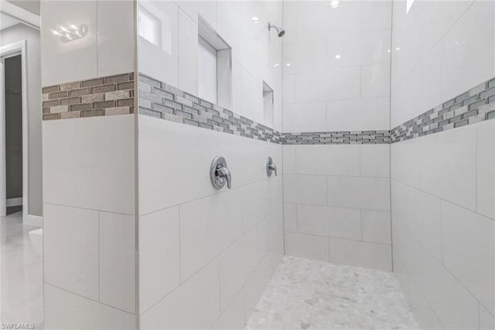 680  Wilson N BLVD, Naples, FL 34120