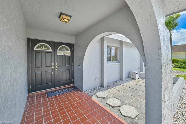 ACTUAL PHOTO FRONT ENTRY