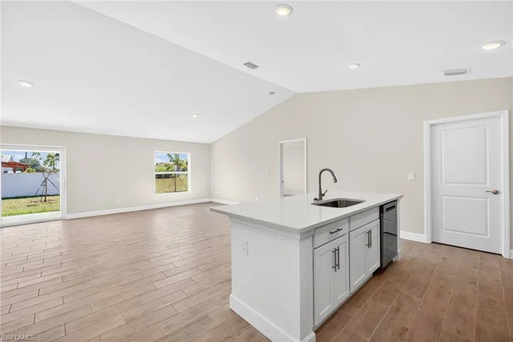 1815 Nw 19th Ave, Cape Coral, Florida 33993