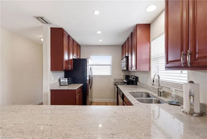 4718 Se 5th Ave 9, Cape Coral, Florida 33904